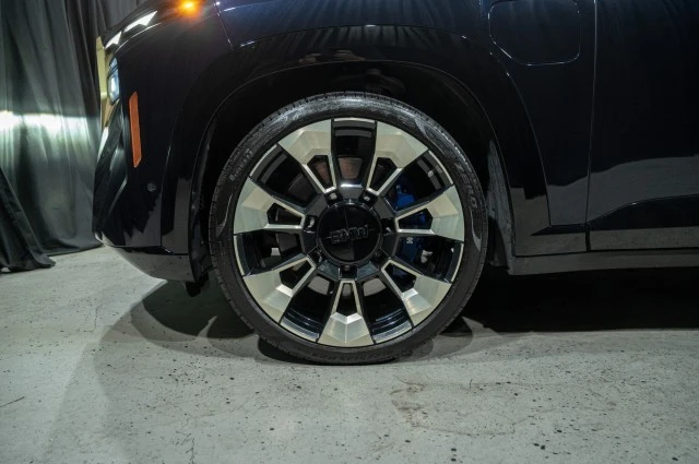 2023 BMW XM - Image 6 of 12