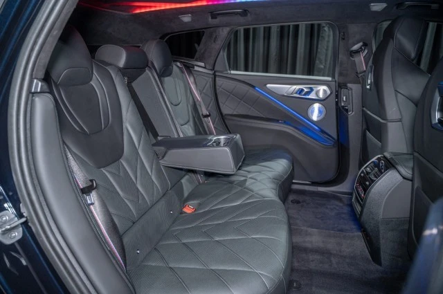 2023 BMW XM - Image 11 of 12