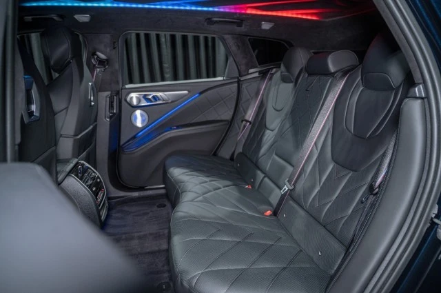 2023 BMW XM - Image 10 of 12