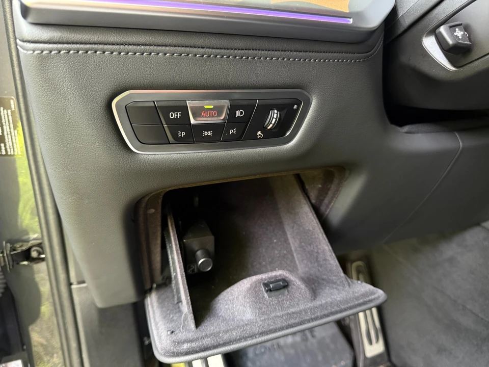 2023 BMW XM - Image 9 of 12