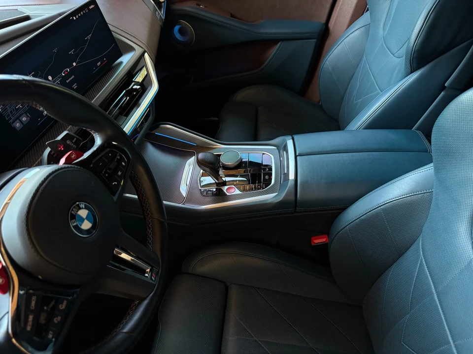 2023 BMW XM - Image 12 of 21