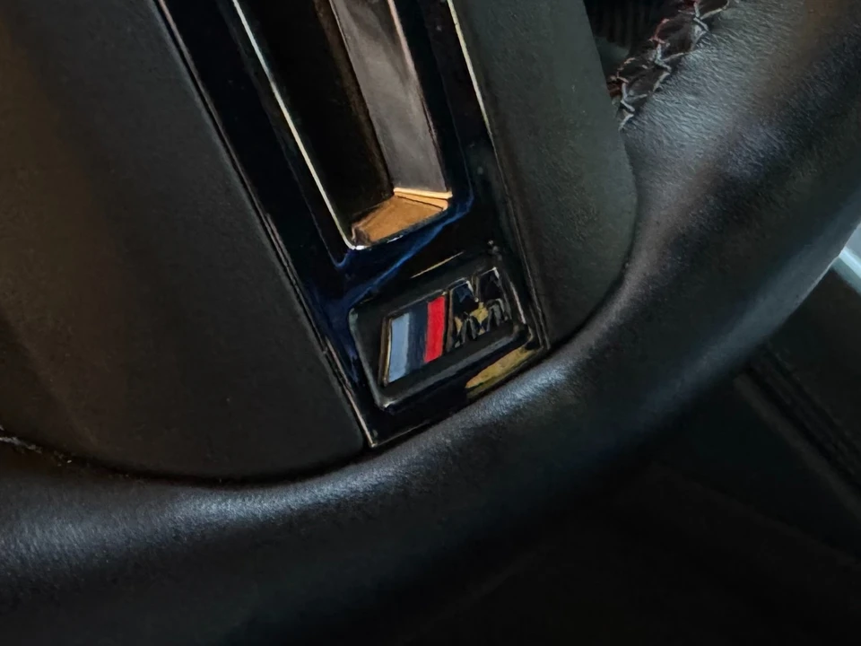 2023 BMW XM - Image 18 of 21