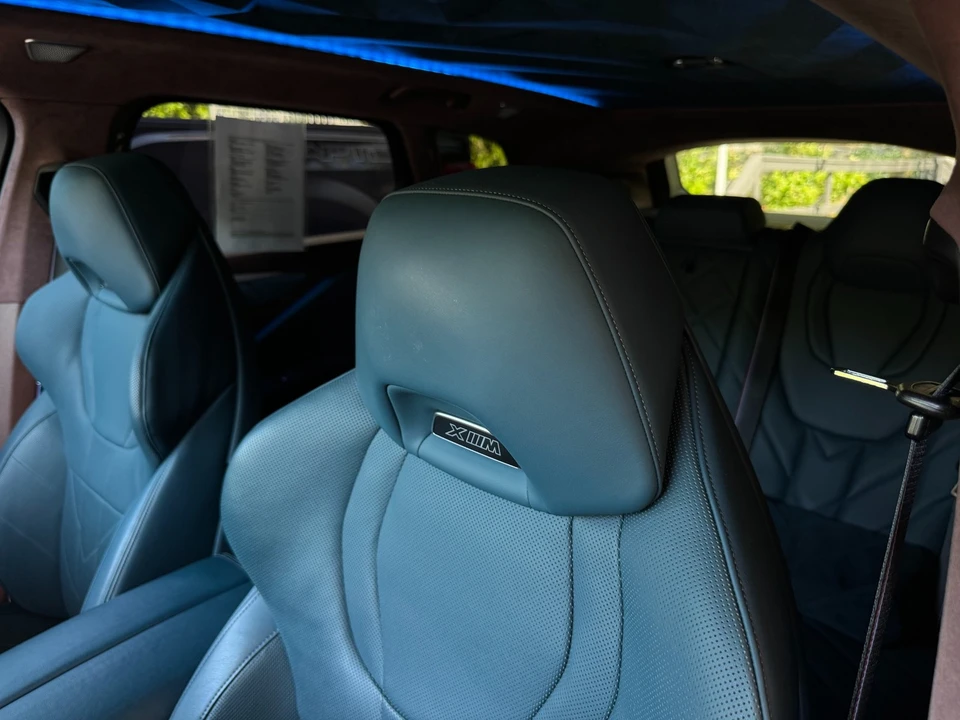 2023 BMW XM - Image 13 of 21