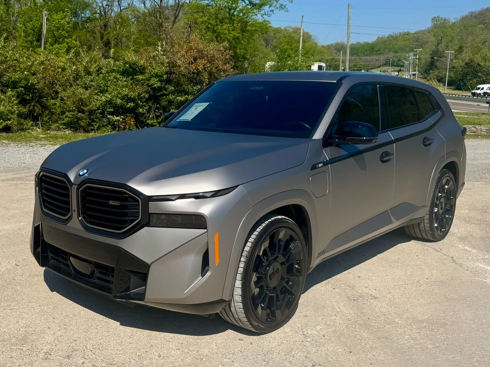2023 BMW XM - Image 2 of 21