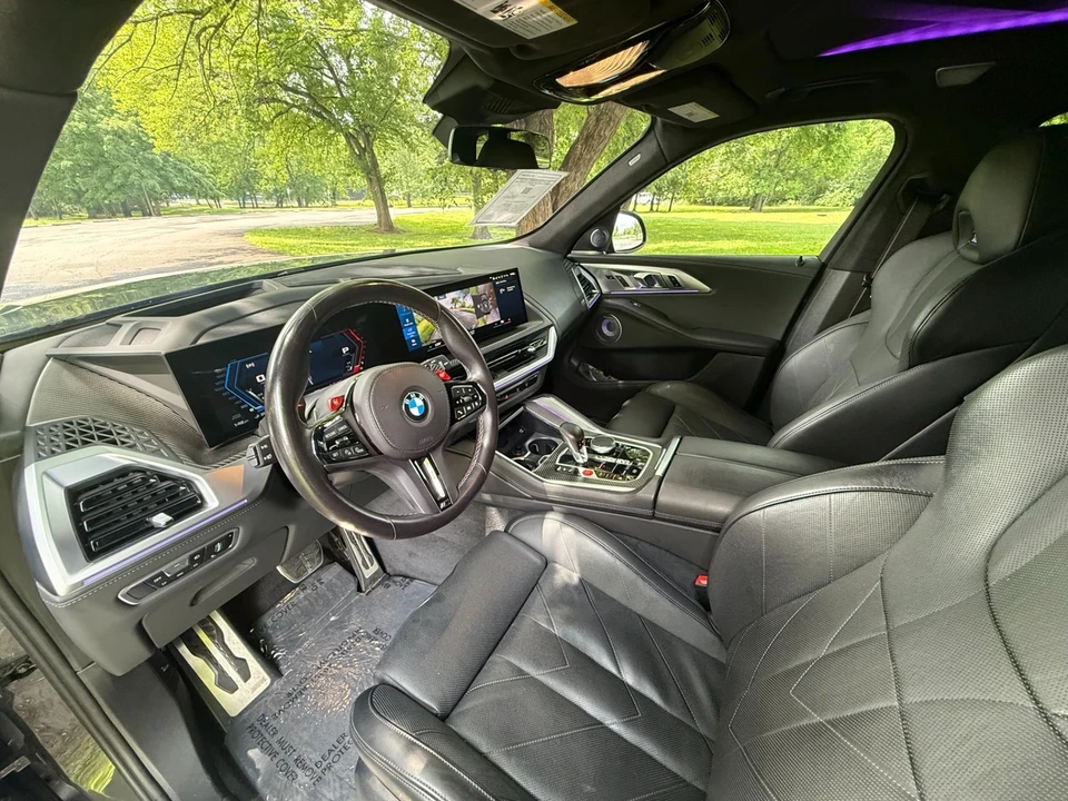 2023 BMW XM - Image 15 of 21