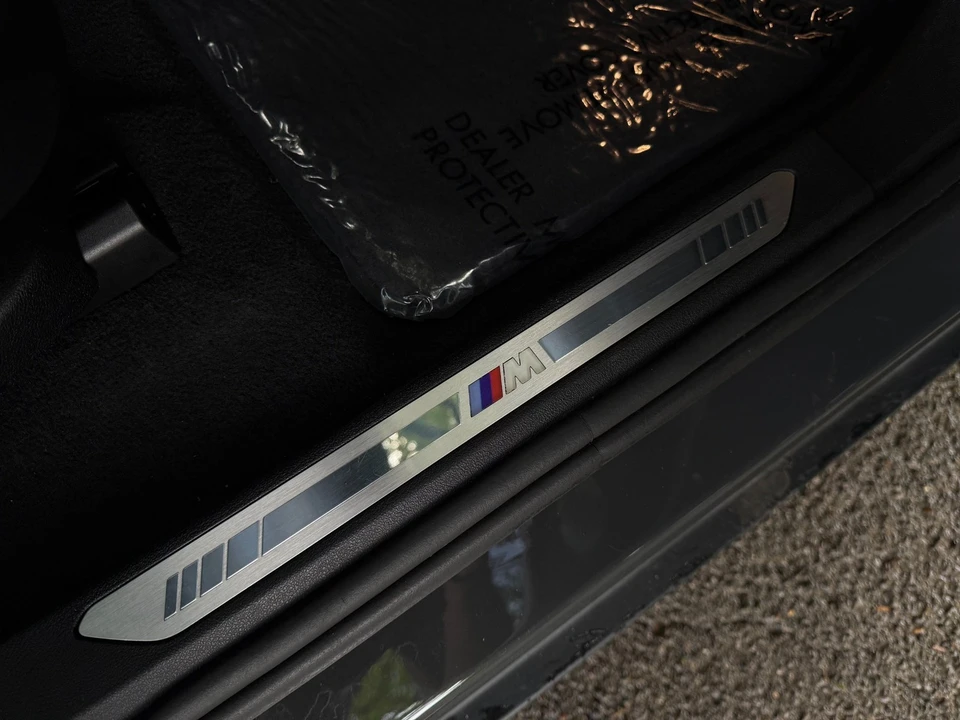 2023 BMW XM - Image 18 of 21