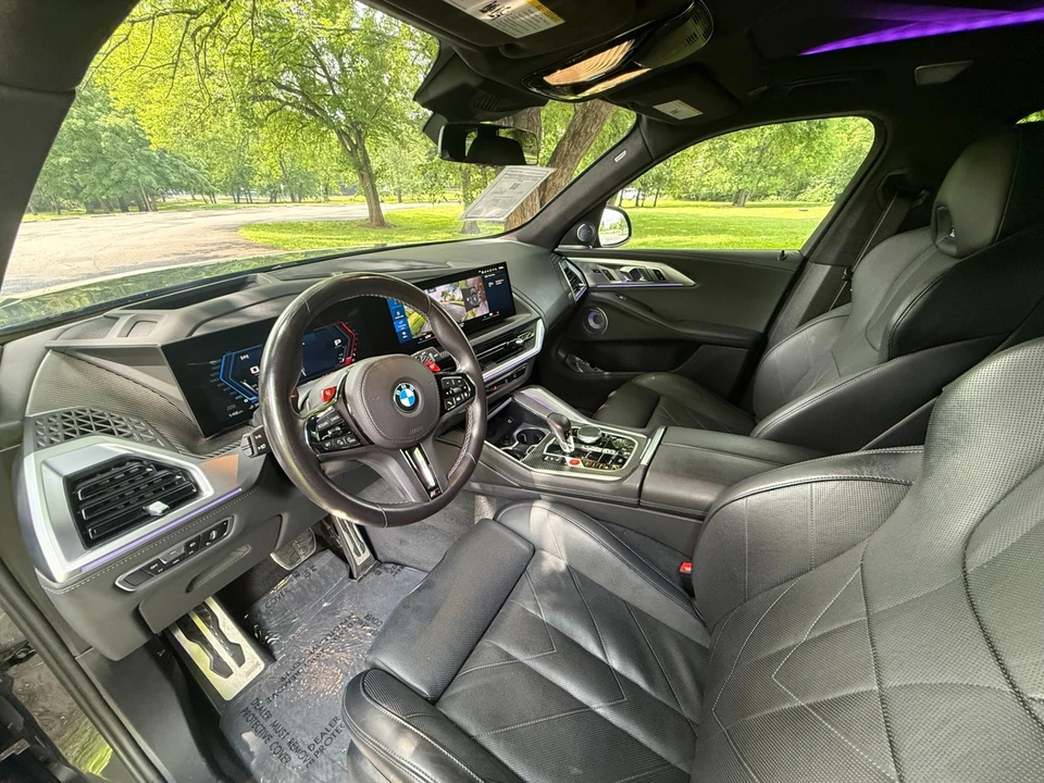 2023 BMW XM - Image 15 of 21