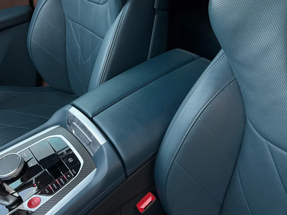 2023 BMW XM - Image 13 of 21