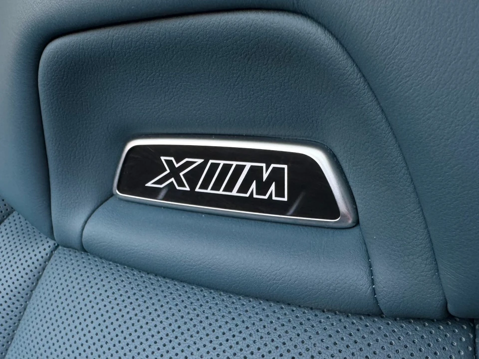 2023 BMW XM - Image 16 of 21