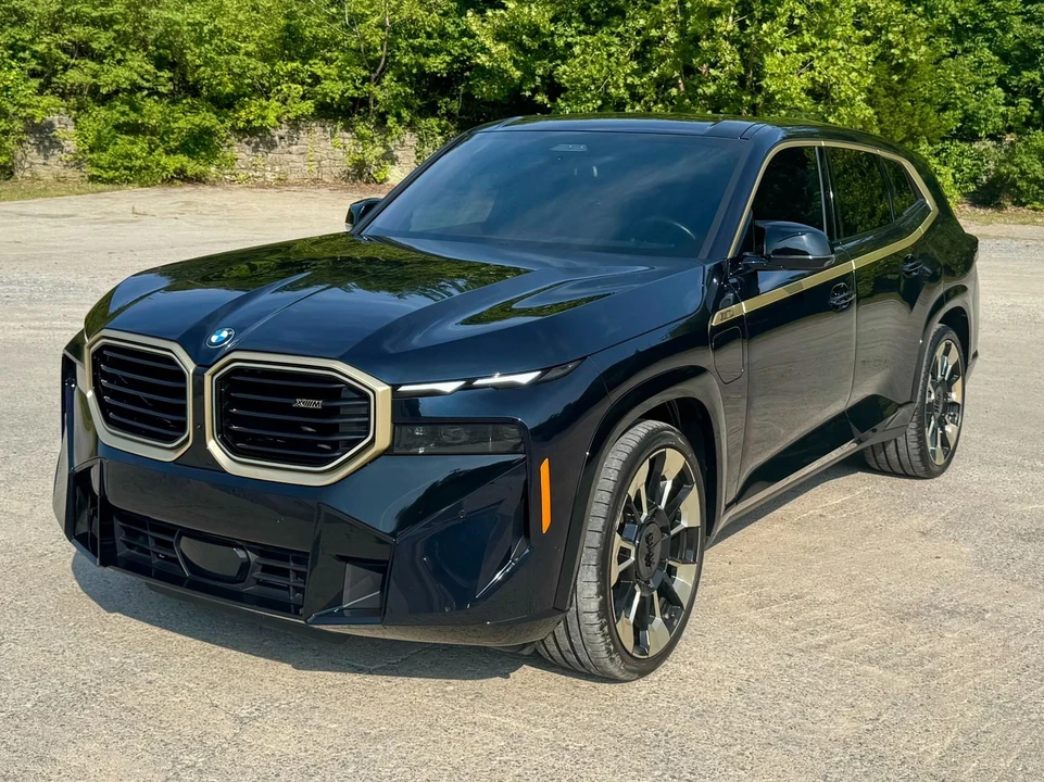 2023 BMW XM - Image 2 of 12