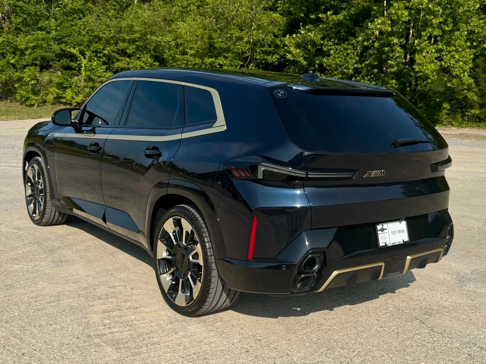 2023 BMW XM - Image 4 of 12