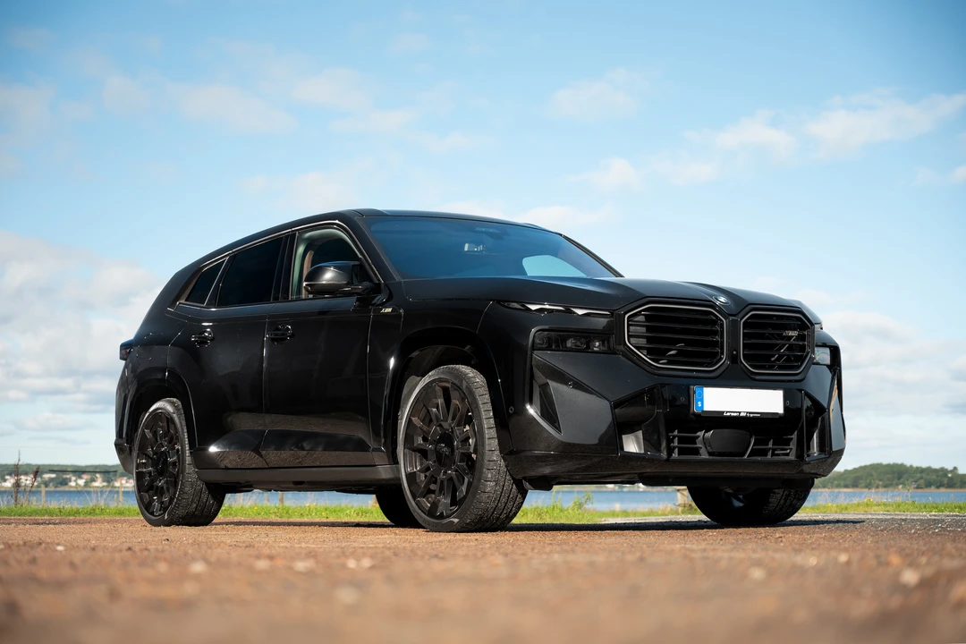 2023 BMW XM - Image 3 of 31