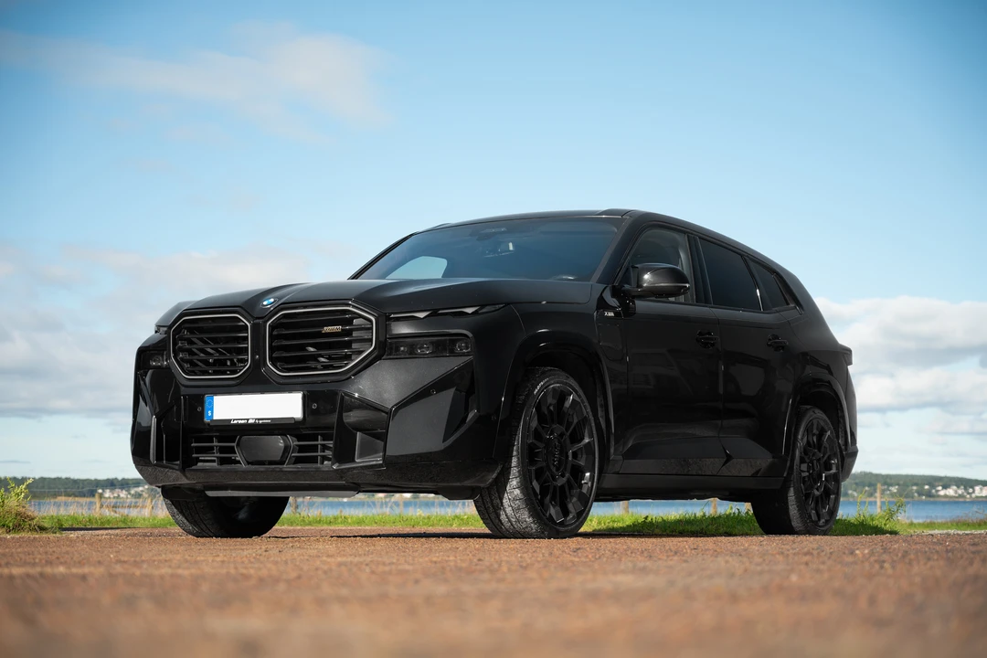 2023 BMW XM - Image 9 of 31