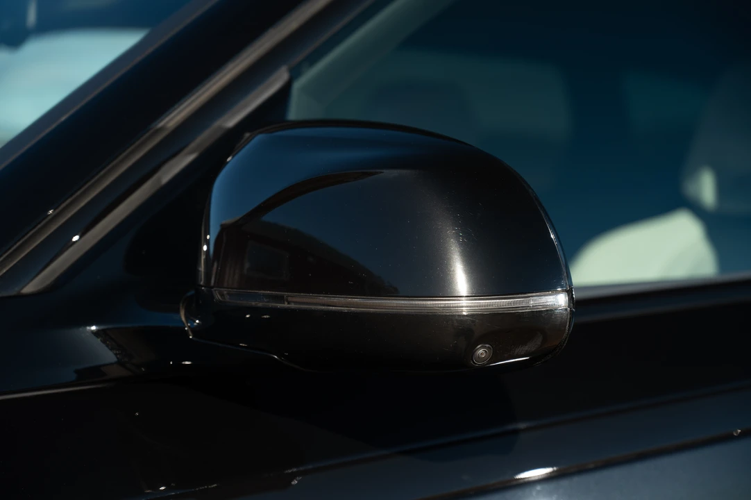 2023 BMW XM - Image 20 of 31
