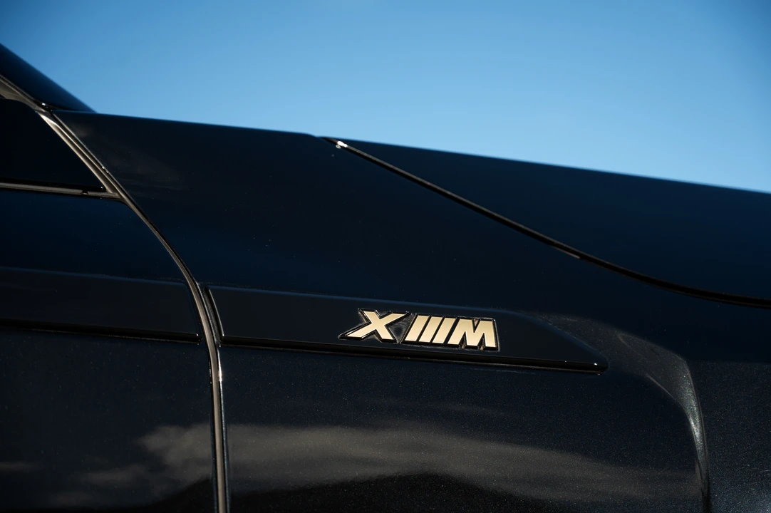 2023 BMW XM - Image 28 of 31