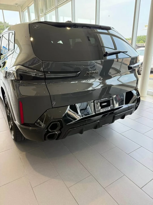 2023 BMW XM - Image 3 of 17