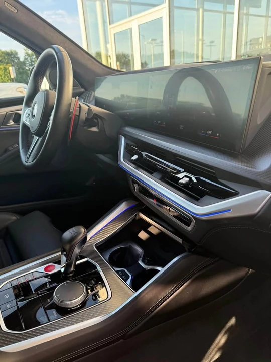 2023 BMW XM - Image 6 of 17