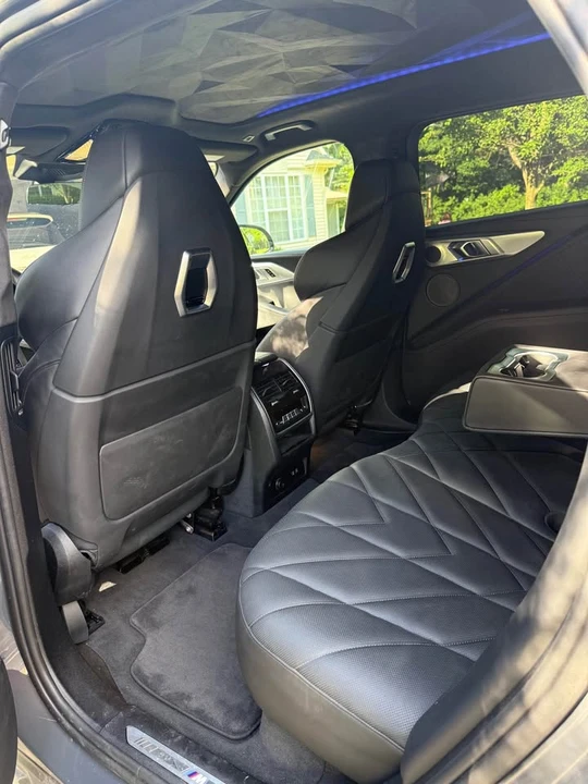 2023 BMW XM - Image 16 of 17
