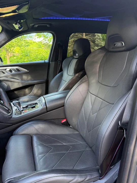 2023 BMW XM - Image 15 of 17
