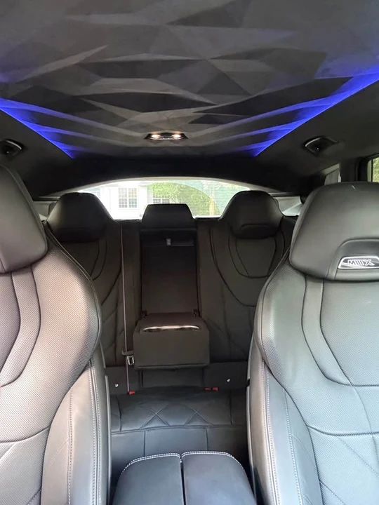 2023 BMW XM - Image 14 of 17