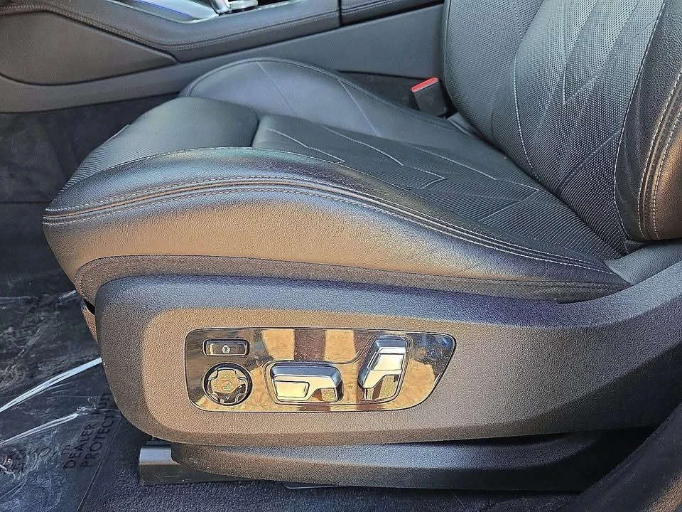 2023 BMW XM - Image 6 of 20