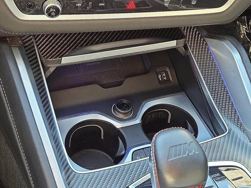 2023 BMW XM - Image 17 of 20