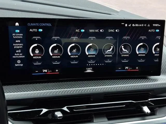 2023 BMW XM - Image 13 of 20