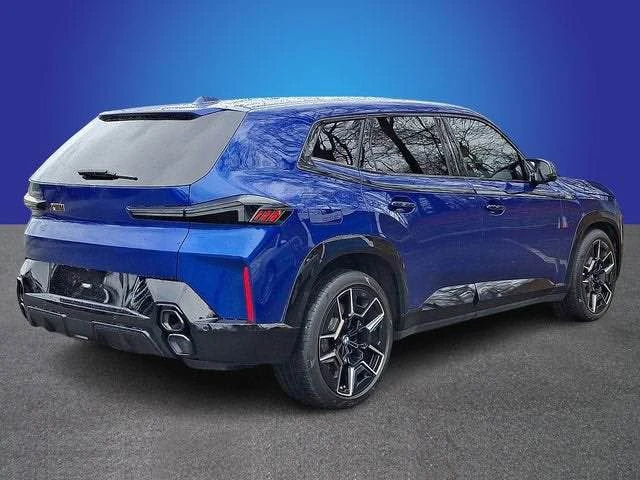 2023 BMW XM - Image 9 of 20