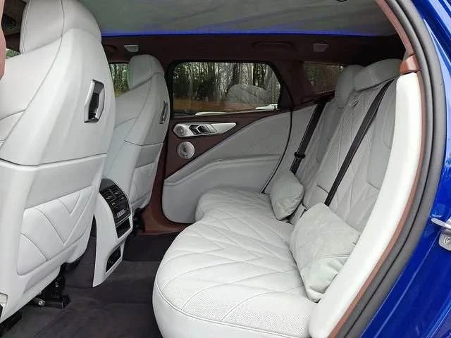 2023 BMW XM - Image 4 of 20