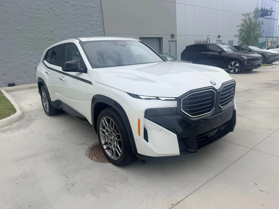 2023 BMW XM - Image 3 of 19
