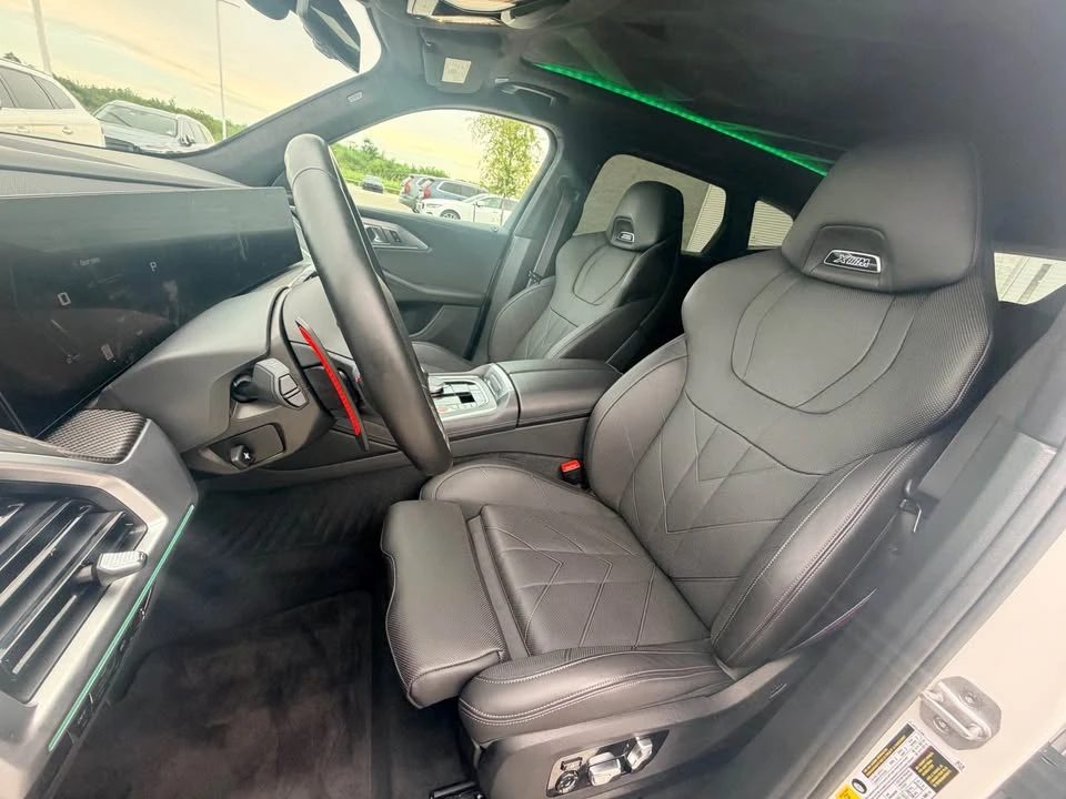 2023 BMW XM - Image 10 of 19