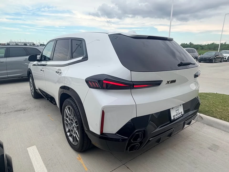 2023 BMW XM - Image 7 of 19