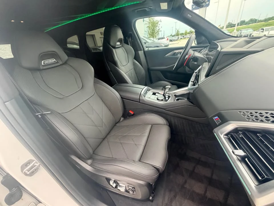 2023 BMW XM - Image 18 of 19