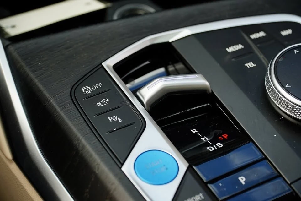 2023 BMW G26 i4 - Image 14 of 20