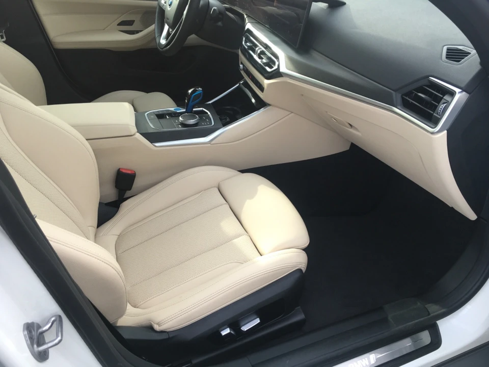 2023 BMW G26 i4 - Image 11 of 20