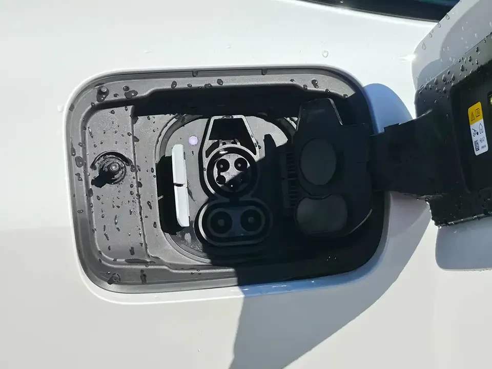 2023 BMW G26 i4 - Image 9 of 20