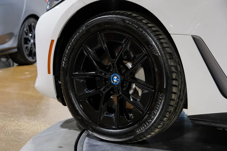 2023 BMW G26 i4 - Image 17 of 20