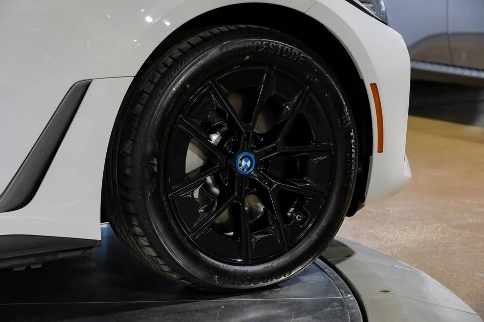 2023 BMW G26 i4 - Image 4 of 20