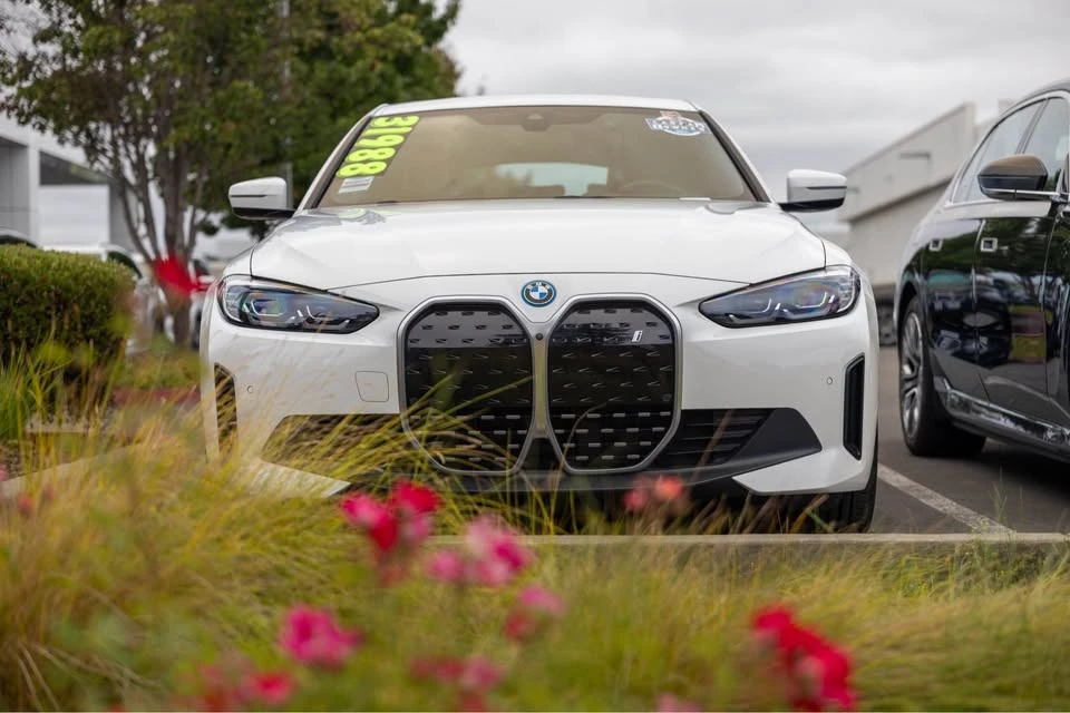 2023 BMW G26 i4 - Image 2 of 5