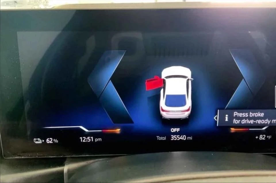 2023 BMW G26 i4 - Image 8 of 14