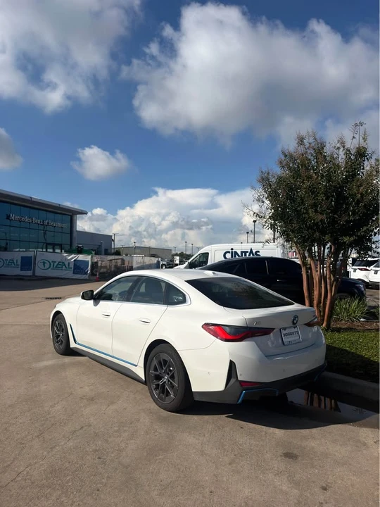 2023 BMW G26 i4 - Image 3 of 8