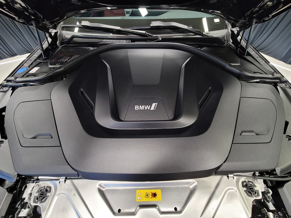 2023 BMW G26 i4 - Image 3 of 12