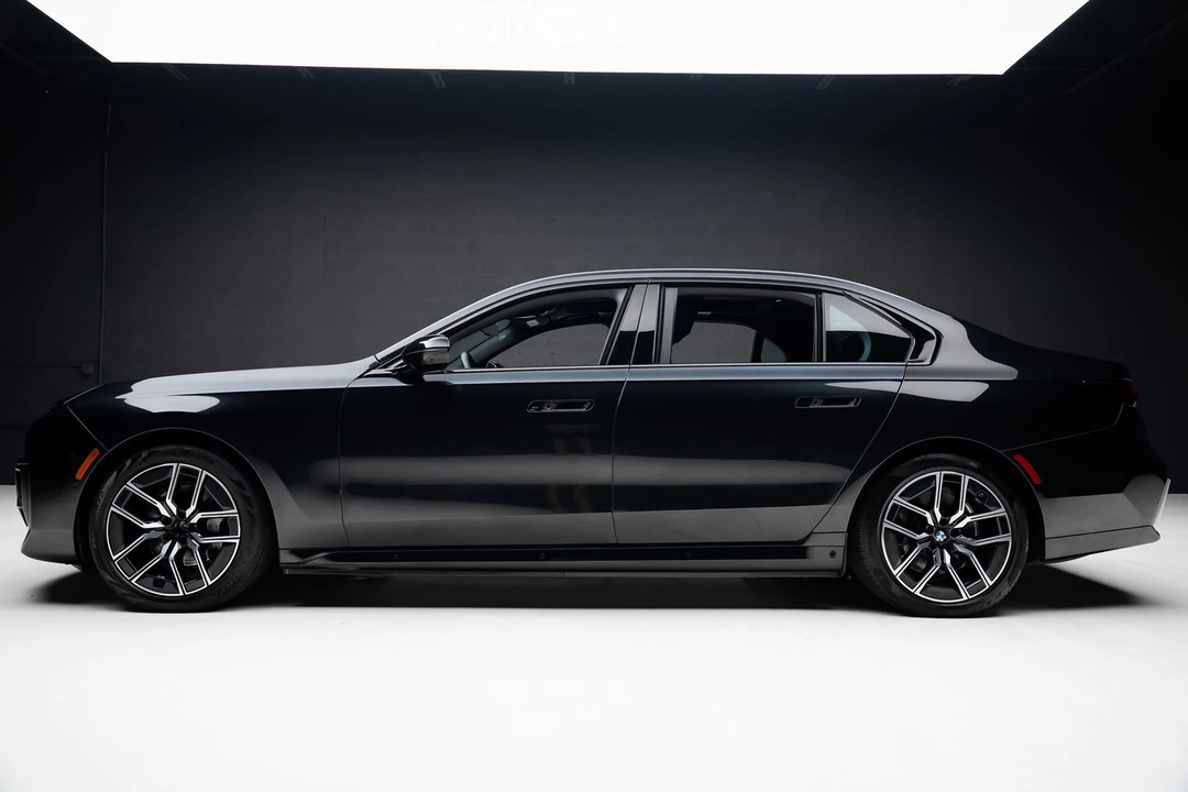 2023 BMW G70 7 Series - Image 18 of 21