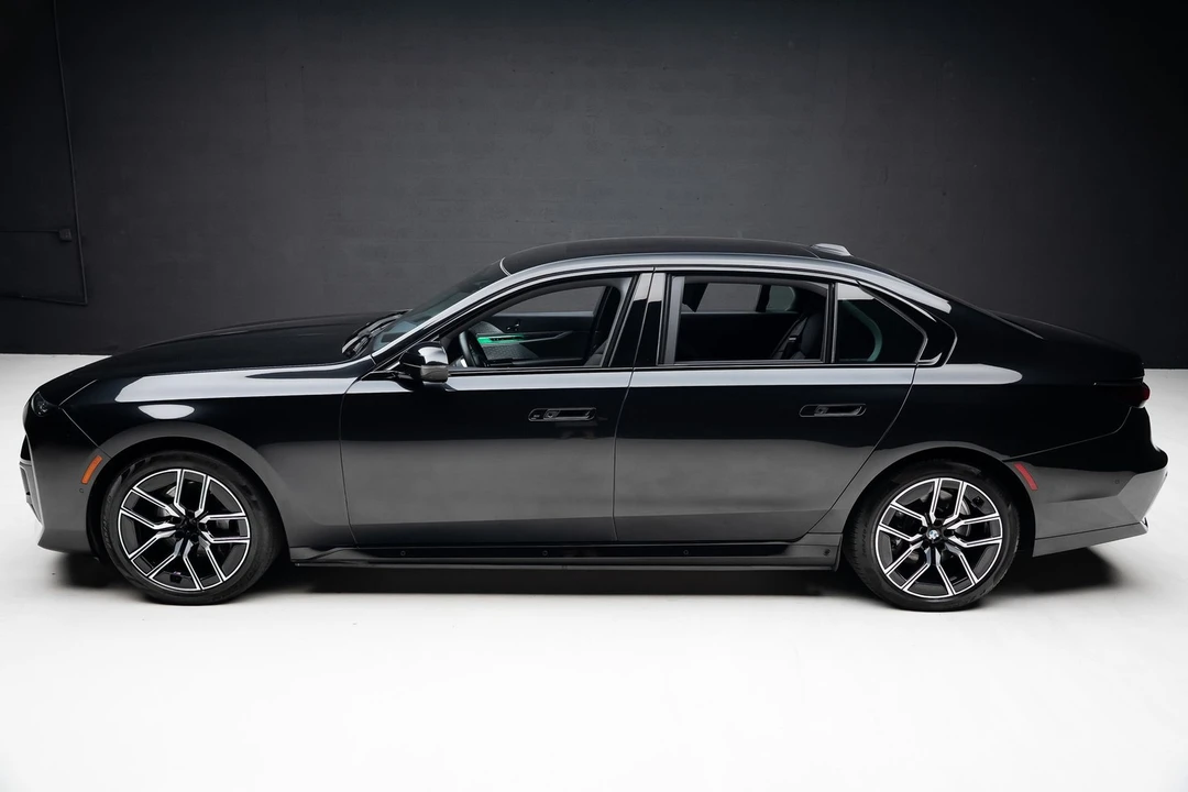 2023 BMW G70 7 Series - Image 17 of 21