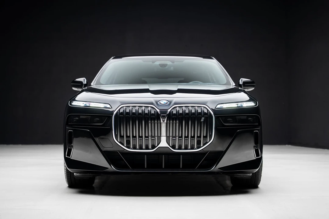 2023 BMW G70 7 Series - Image 8 of 21