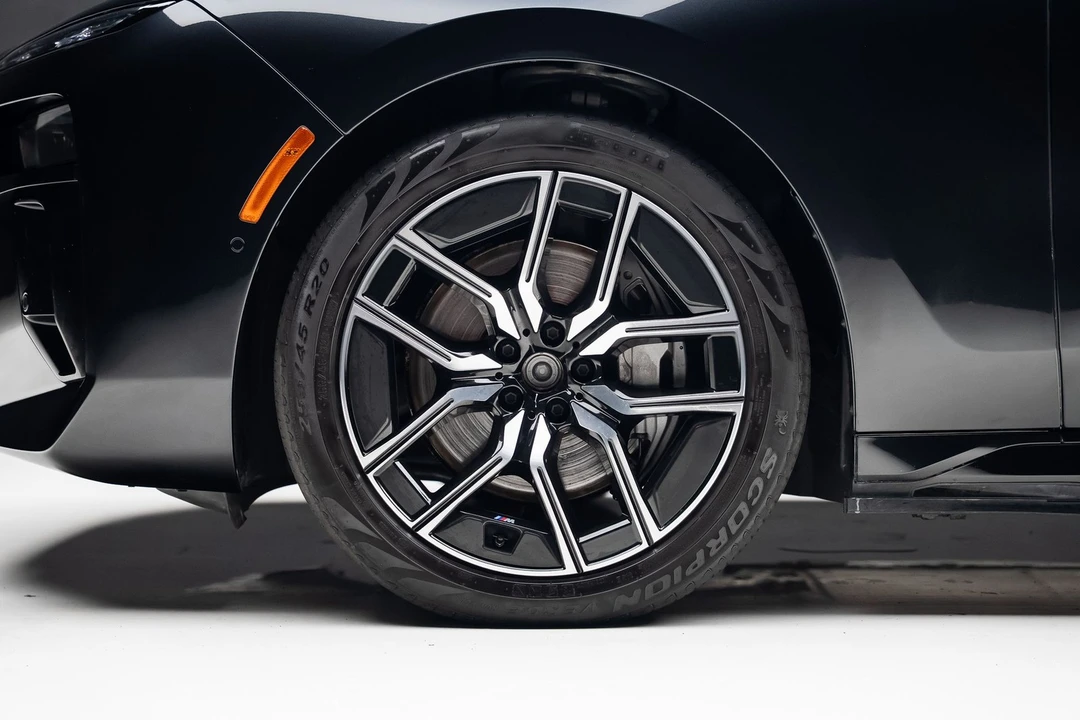 2023 BMW G70 7 Series - Image 20 of 21