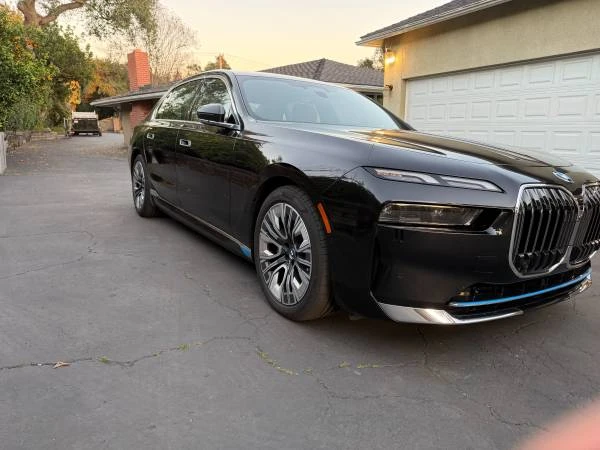 2023 BMW G70 7 Series - Image 3 of 6