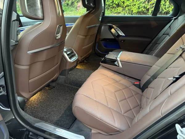 2023 BMW G70 7 Series - Image 5 of 6