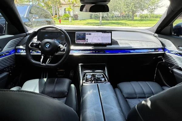 2023 BMW G70 7 Series - Image 7 of 12