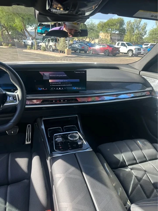 2023 BMW G70 7 Series - Image 14 of 15